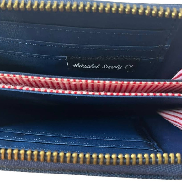 Herschel Supply Company Wallet Zippered Closure - Picture 5 of 5